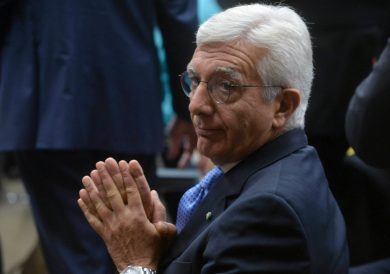 Il caso De Gennaro scuote la politica