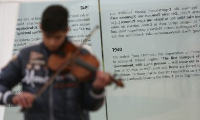 Berlino ricorda lo sterminio di Rom e Sinti