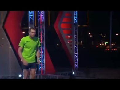 Usa: streaker irrompe in programma tv