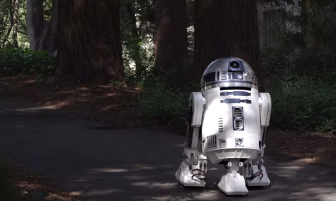 Star Wars 7 in Italia a dicembre. E il robot R2-D2 si innamora… Star Wars 7 in Italia a dicembre. E il robot R2-D2 si innamora…