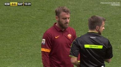 Roma-Napoli, immagini e moviola di un pomeriggio di paura