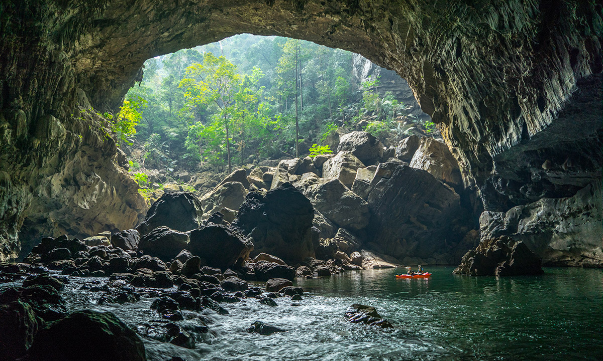 Laos, le magnifiche grotte del fiume Xe Bang Fai Laos, le magnifiche grotte del fiume Xe Bang Fai