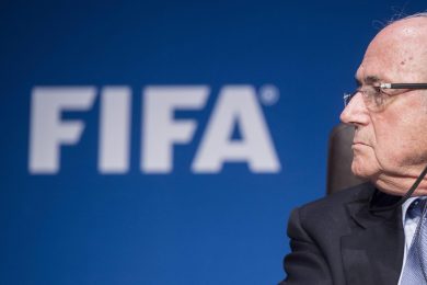 Scandalo Fifa: la Premier contro Blatter, mentre Putin attacca gli Usa