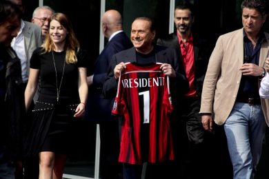 Berlusconi e il piano-Milan: 100 milioni all’anno (ma serve la Champions)