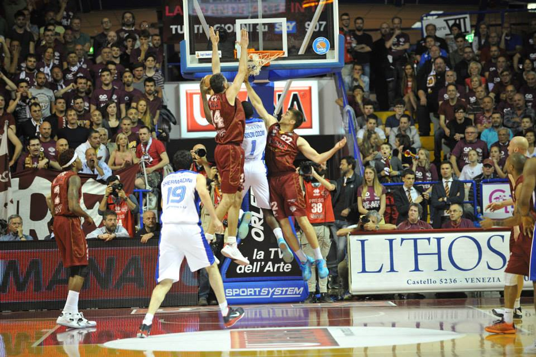 Playoff: inossidabile Ress, Venezia in semifinale con Reggio Emilia