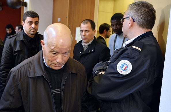 Riesplode la rabbia delle banlieu parigine