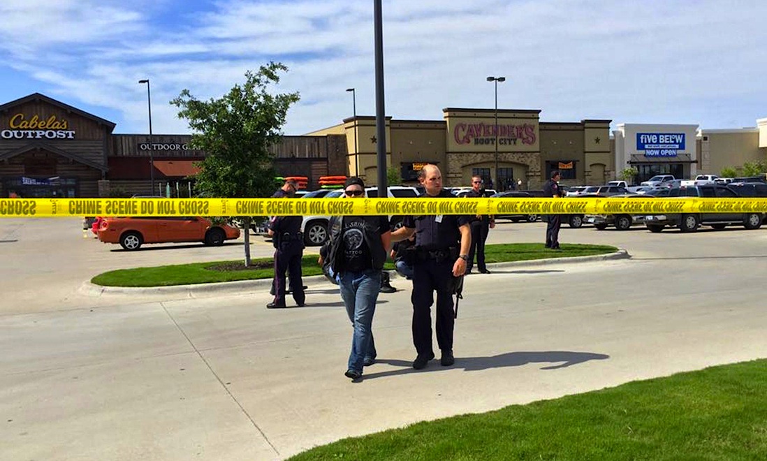 Waco, Texas: 9 morti e 192 arresti per una sparatoria tra bande di motociclisti