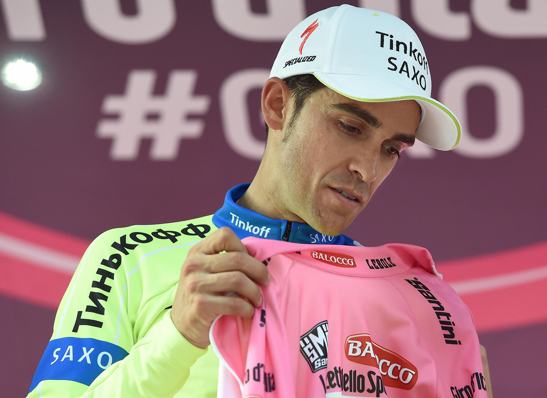 Infortunio alla spalla per Contador: il Giro rischia di perdere la maglia rosa Infortunio alla spalla per Contador: il Giro rischia di perdere la maglia rosa
