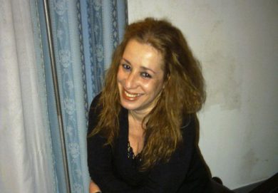 Diciassettenne uccide la madre adottiva. E poi si tatua “Ti amo mamma”