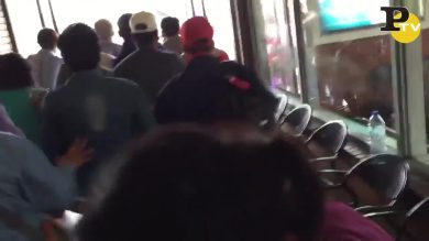 Terremoto in Nepal: i passeggeri scappano dall’aeroporto