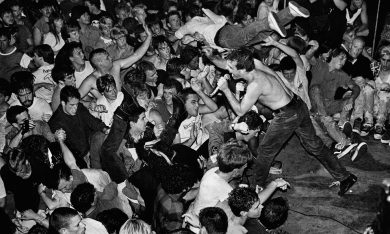 La scena punk di San Francisco negli scatti di Stanley Greene