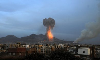 Yemen, bombe saudite sui ribelli sciiti a Sana’a – Foto