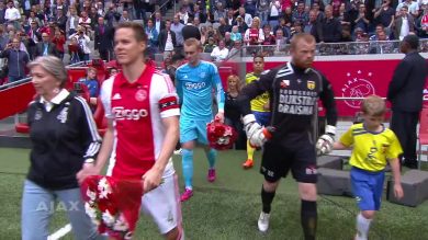 Festa della mamma: l’Ajax le porta in campo