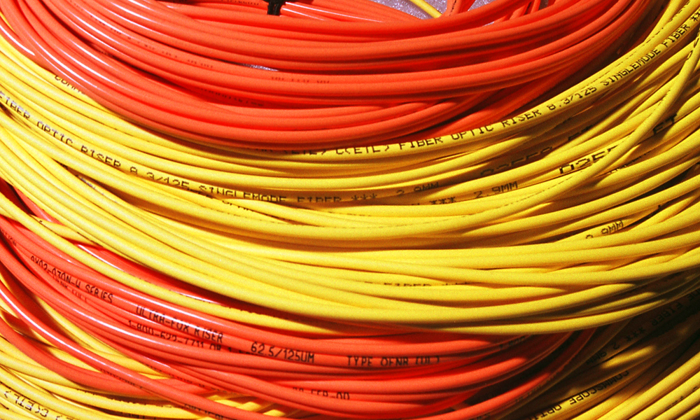 La banda ultralarga? A Enel, non a Telecom Italia La banda ultralarga? A Enel, non a Telecom Italia