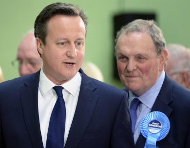 Elezioni Gb: Cameron vince a sorpresa
