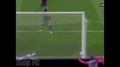 Messi stende Boateng: le parodie sul web