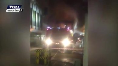 Incendio Fiumicino: il lavoro dei vigili del fuoco