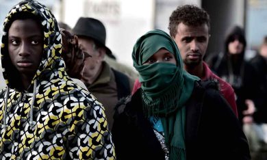 Sondaggio immigrazione: gli sbarchi una minaccia per il 63% degli italiani