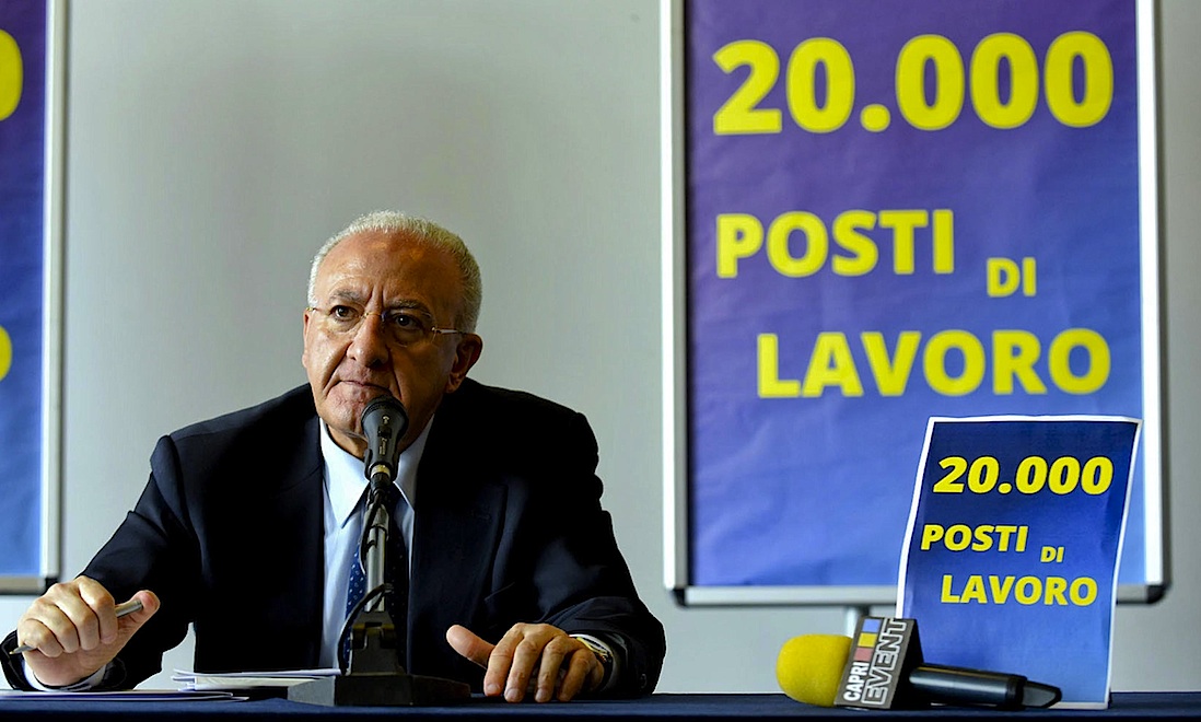 Campania, come funziona il “consenso trasversale” di Vincenzo De Luca