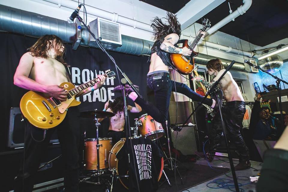 Riddles: l’incontro tra psichedelia, Motorhead e stoner rock Riddles: l’incontro tra psichedelia, Motorhead e stoner rock