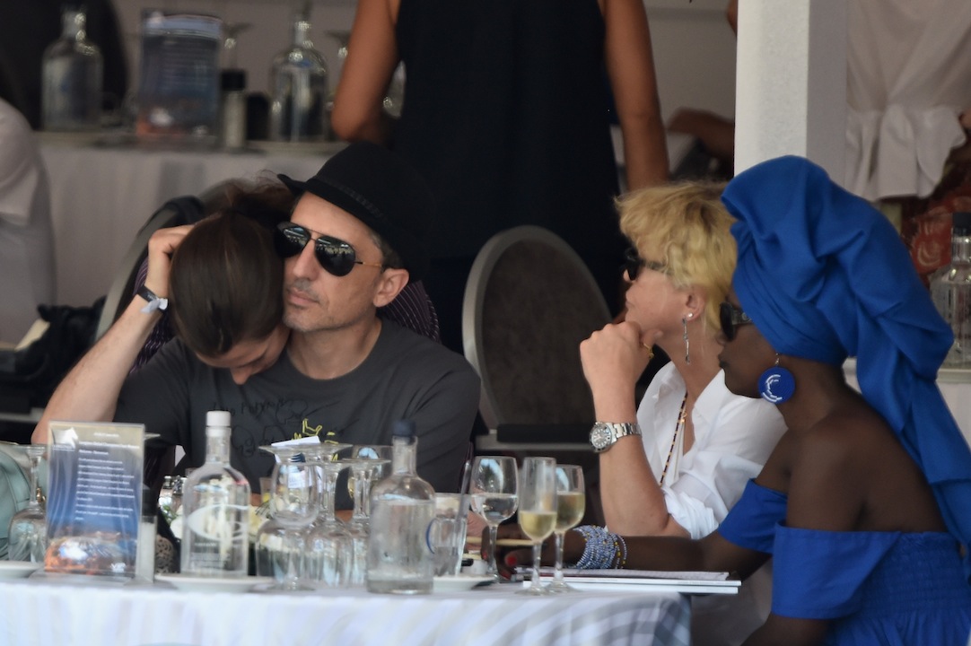 Charlotte Casiraghi e Gad Elmaleh, altro che crisi Charlotte Casiraghi e Gad Elmaleh, altro che crisi