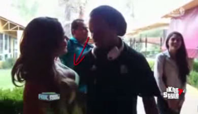 Ronaldinho e l’irresistibile scollatura di Erika Fernández