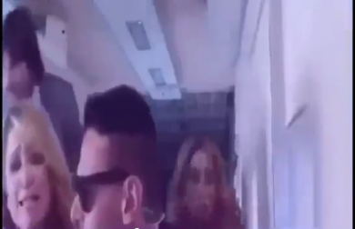 L’aereo precipita, scherzo o spot per Paris Hilton?