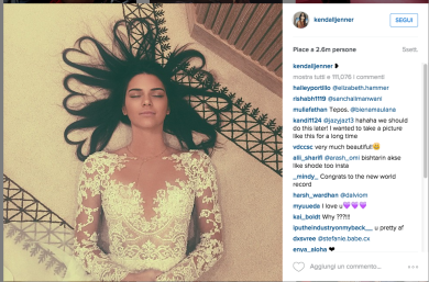 Kendall Jenner, il selfie dei record