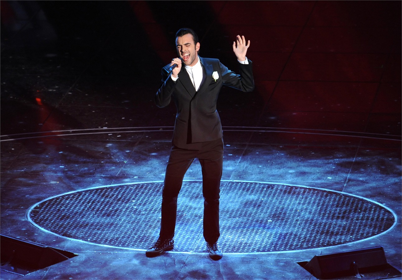 Marco Mengoni: perché è stato premiato al Senato Marco Mengoni: perché è stato premiato al Senato