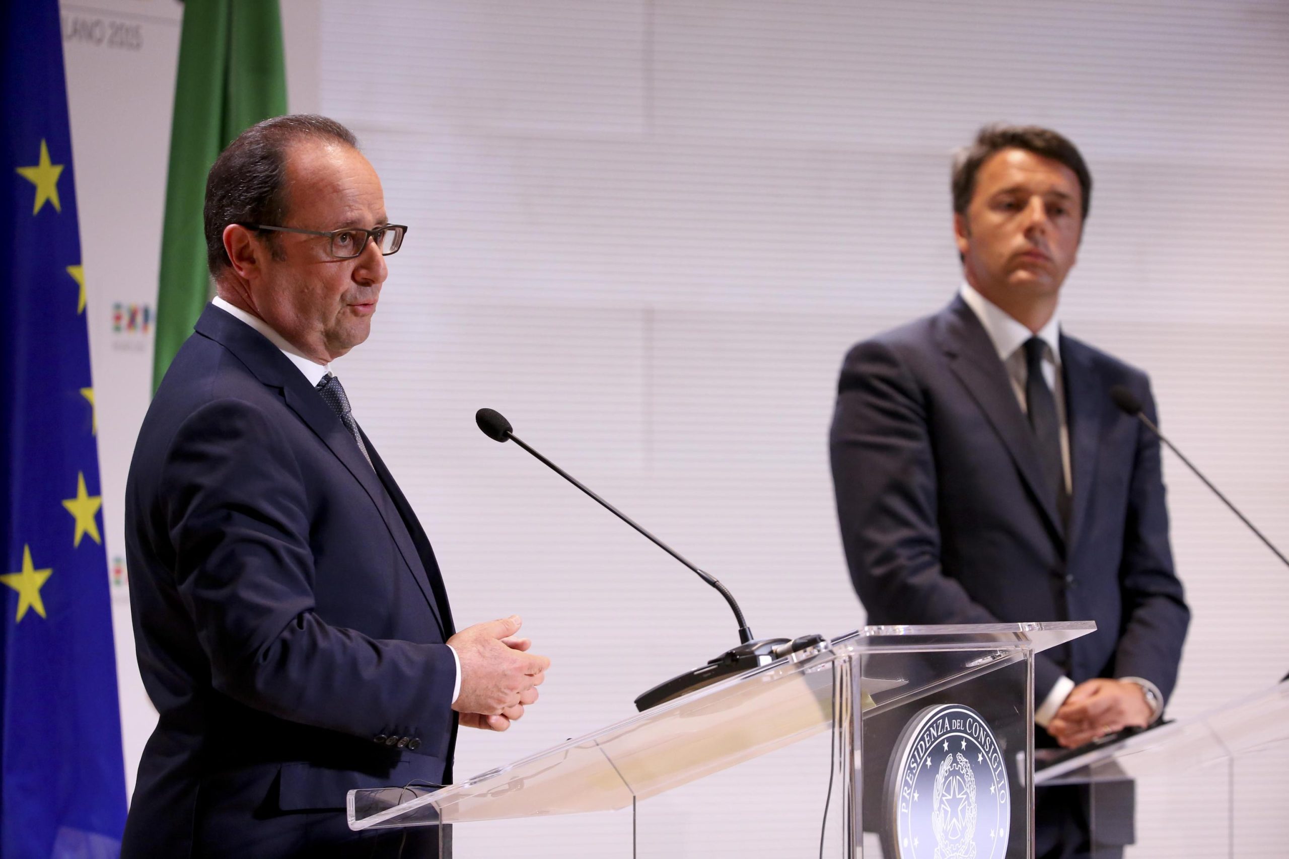 Renzi-Hollande: scontro sugli immigrati