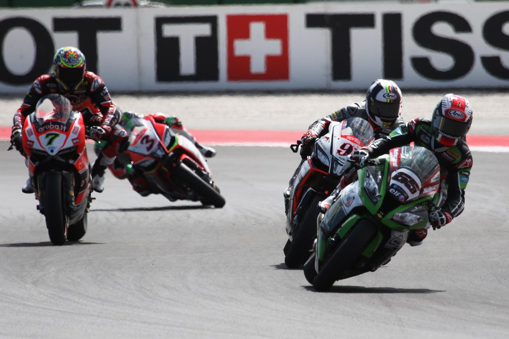 Sbk, round 8: a Misano gradino più alto per Sykes e Rea