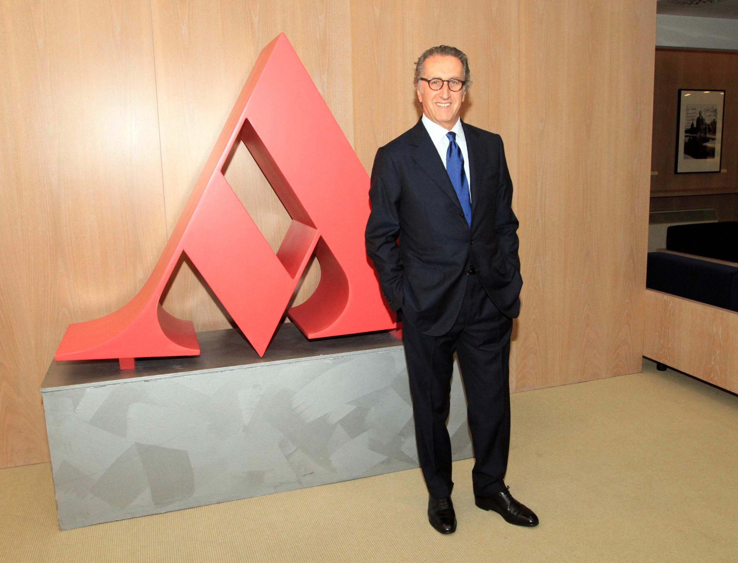 Closer, il «femminile» edito da Mondadori France vince il premio Agnes 2015