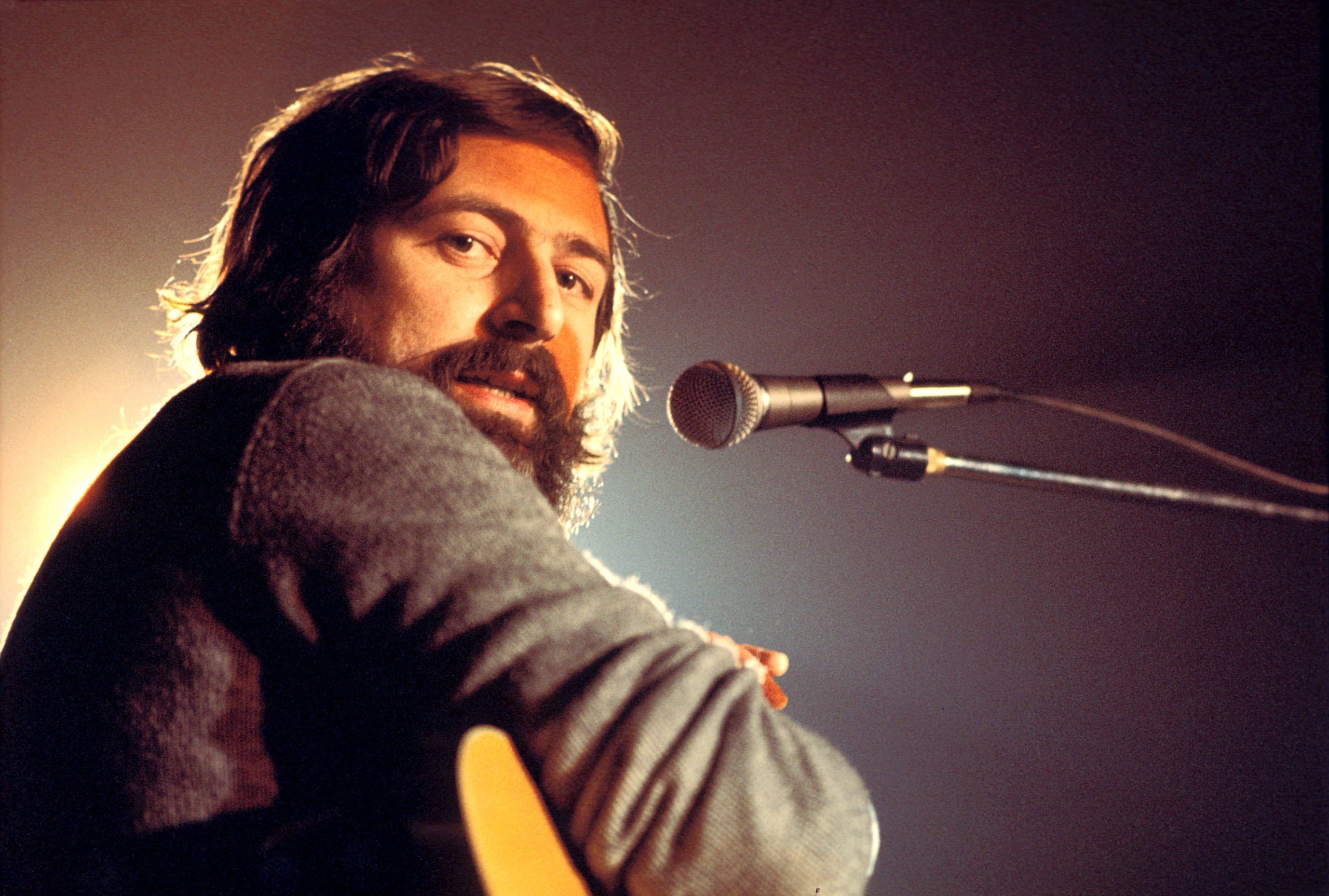 Francesco Guccini compie 75 anni – 5 brani indimenticabili