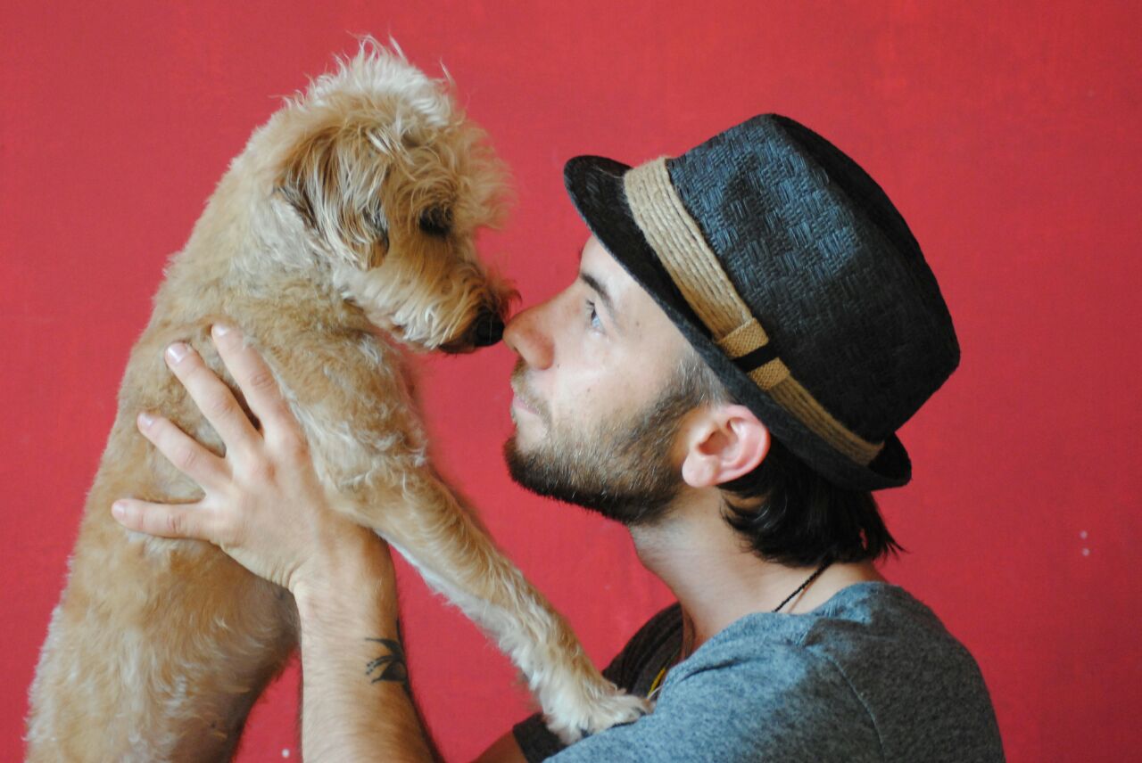 Emilio Stella, “Un cane”: il mio video dedicato all’uomo senza umanità Emilio Stella, “Un cane”: il mio video dedicato all’uomo senza umanità