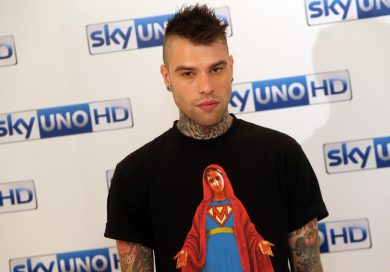 Fedez denuncia gli agenti dopo una rissa in discoteca
