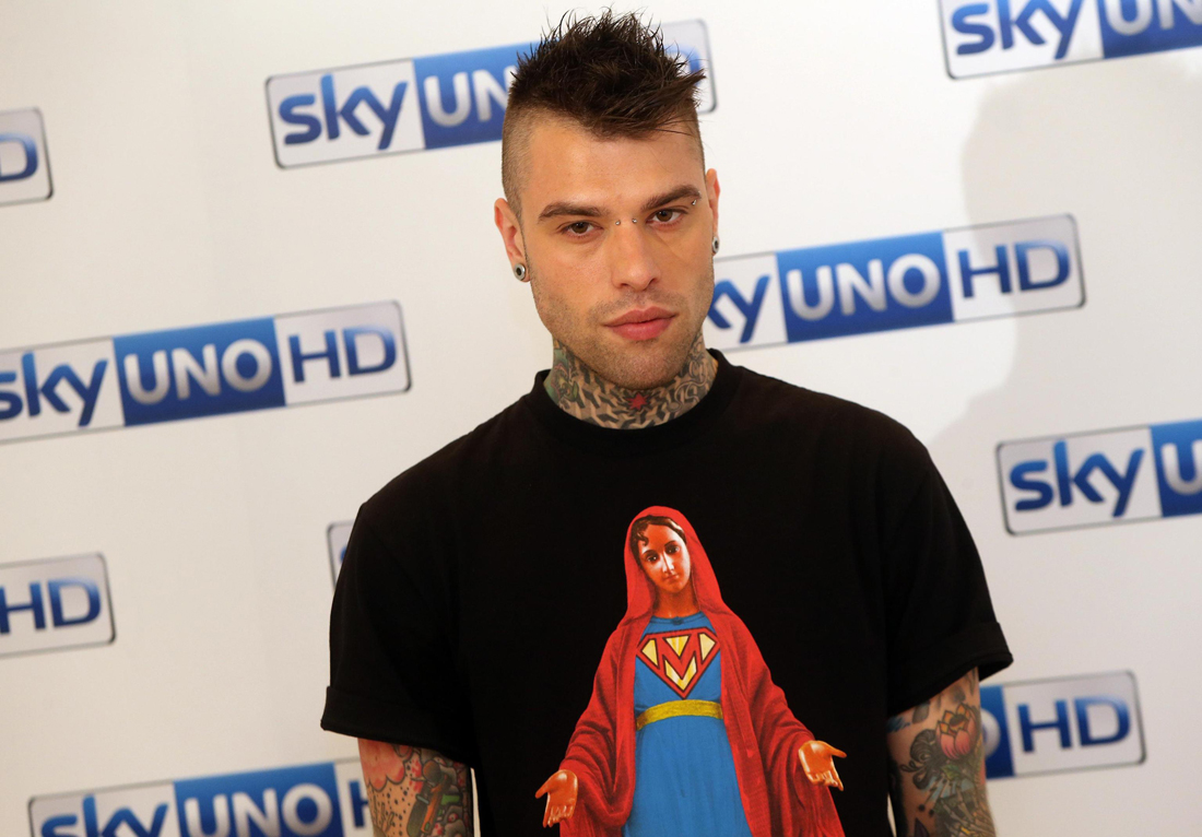 Fedez denuncia gli agenti dopo una rissa in discoteca Fedez denuncia gli agenti dopo una rissa in discoteca