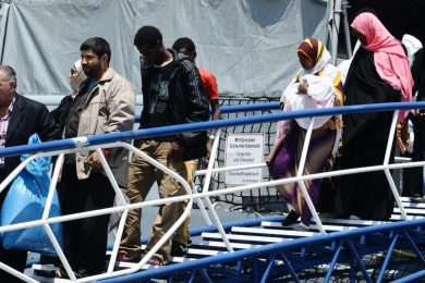 Migranti, Renzi ferma Maroni: “Basta demagogia!”