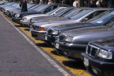 Bollo auto, ecco come evitare la cartella di Equitalia