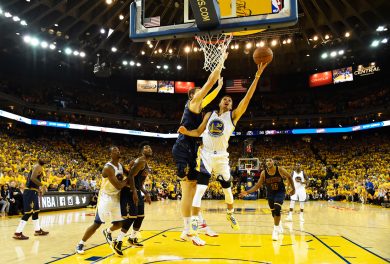 Finali Nba, gara 1: 44 punti di LeBron, ma vince Golden State