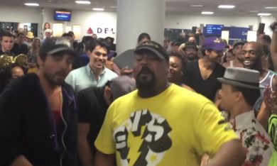 Bloccati all’aeroporto? Musical gratis!