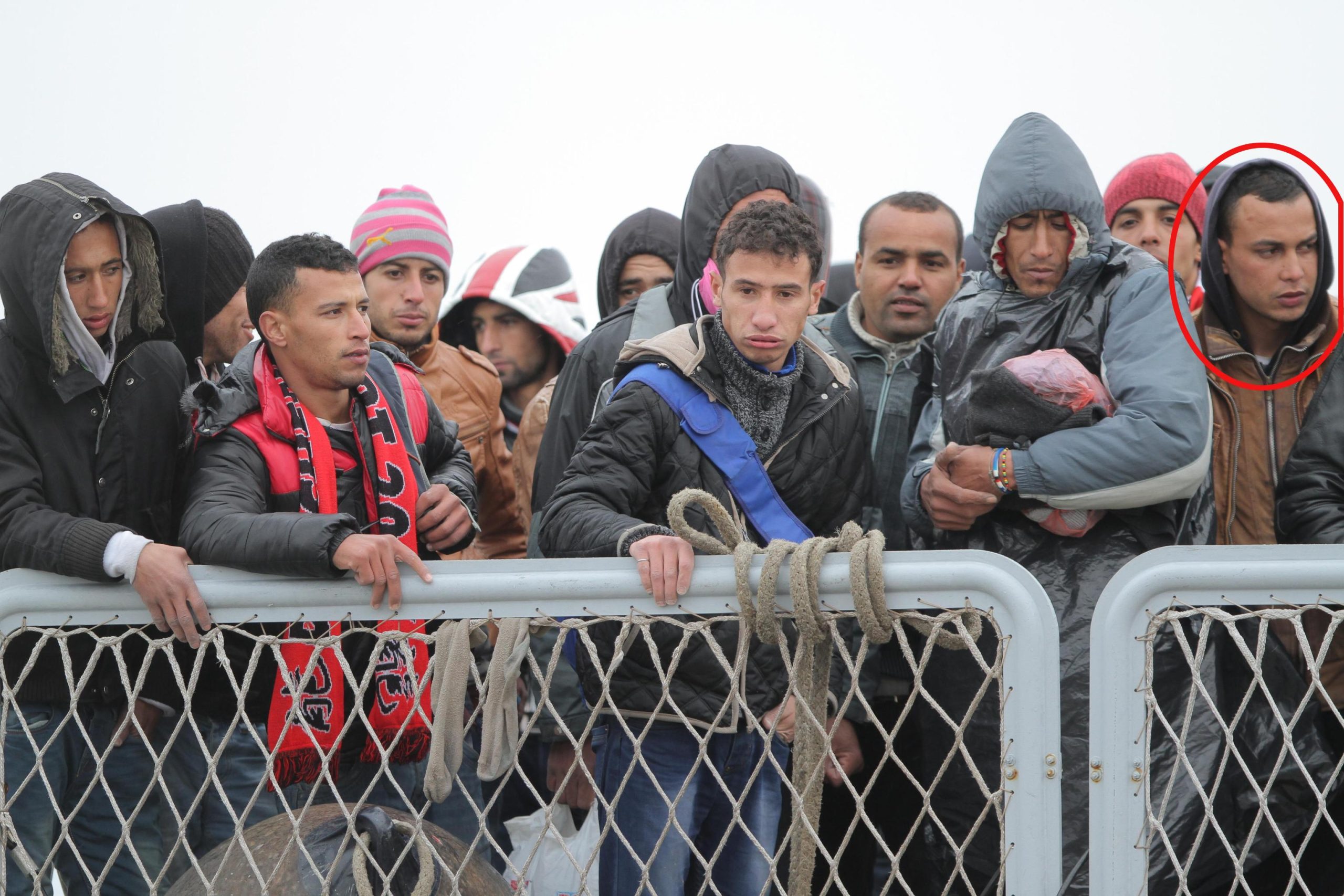 Ecco come un immigrato espulso viene accolto a scuola Ecco come un immigrato espulso viene accolto a scuola