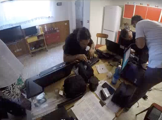 Pedopornografia, armi e droga: il primo sequestro di moneta virtuale Pedopornografia, armi e droga: il primo sequestro di moneta virtuale