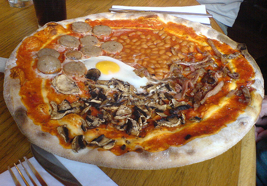 Le 7 peggiori pizze al mondo Le 7 peggiori pizze al mondo