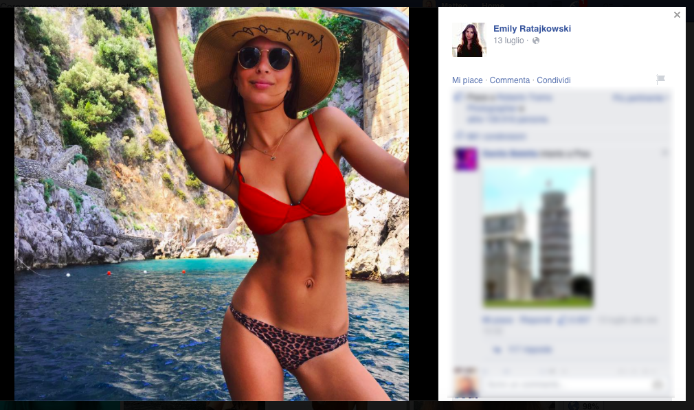 Emily Ratajkowski è la regina dei Bomber