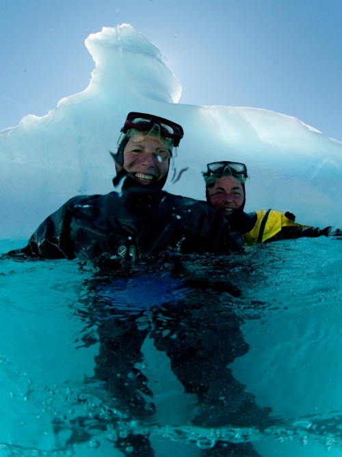 Vacanze “da brivido”, tra i ghiacci di un iceberg