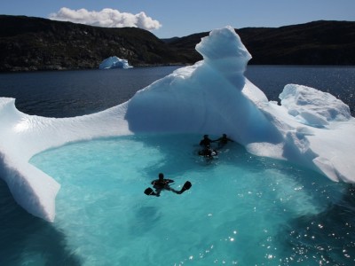 Vacanze “da brivido”, tra i ghiacci di un iceberg