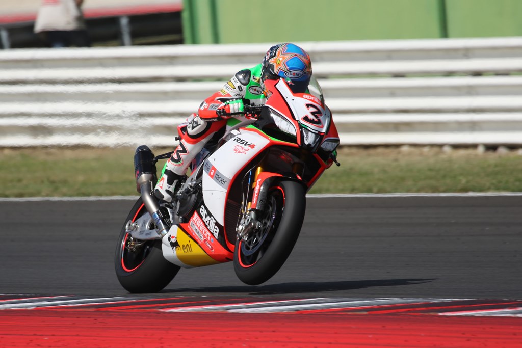 Round 10: a Sepang, di nuovo tutti in piedi per Max Biaggi Round 10: a Sepang, di nuovo tutti in piedi per Max Biaggi