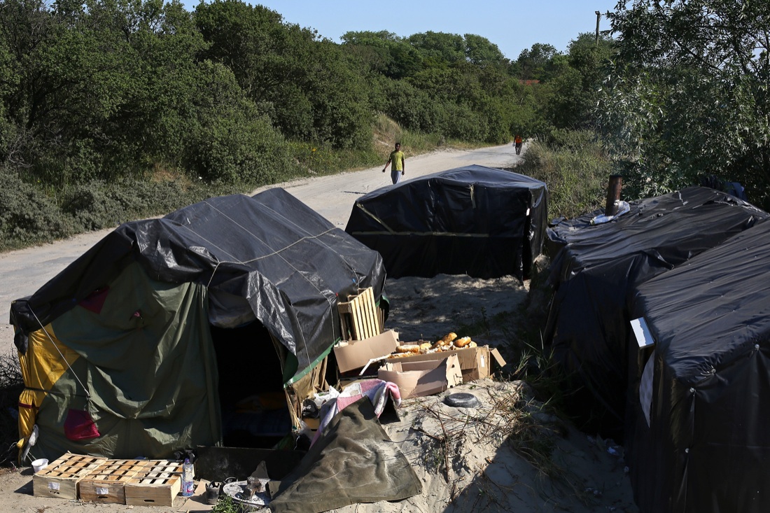 Immigrazione, sono due i morti a Calais. Le foto Immigrazione, sono due i morti a Calais. Le foto