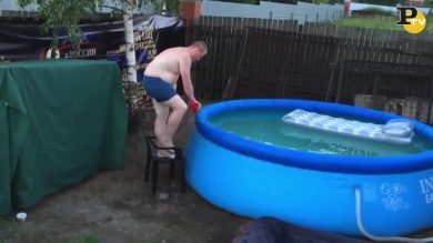 Tuffo in piscina con figuraccia