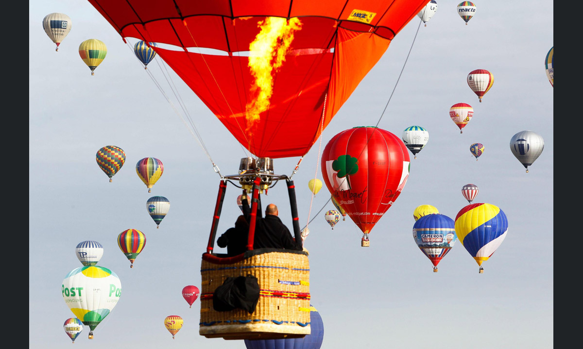 Francia, il Festival mondiale delle mongolfiere